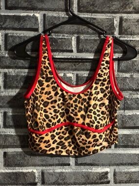 LEOPARD 🐆 PRINT CROP TOP SIZE SMALL WITH RED TRIM